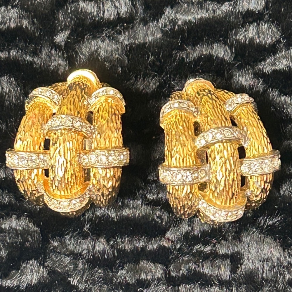 Vintage Jomaz Gold Tone Rhinestone Basketweave Clip On Earrings Statement Glam